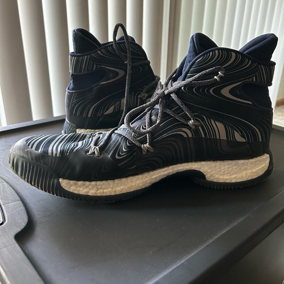 adidas Black and White Athletic Shoes main image 8